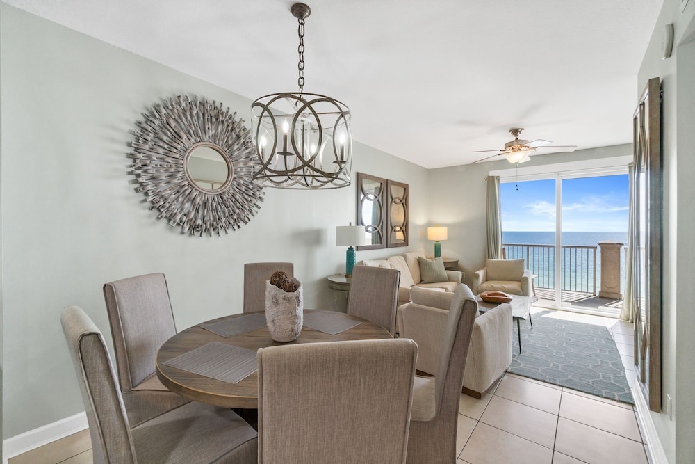 객실 내 식사 공간