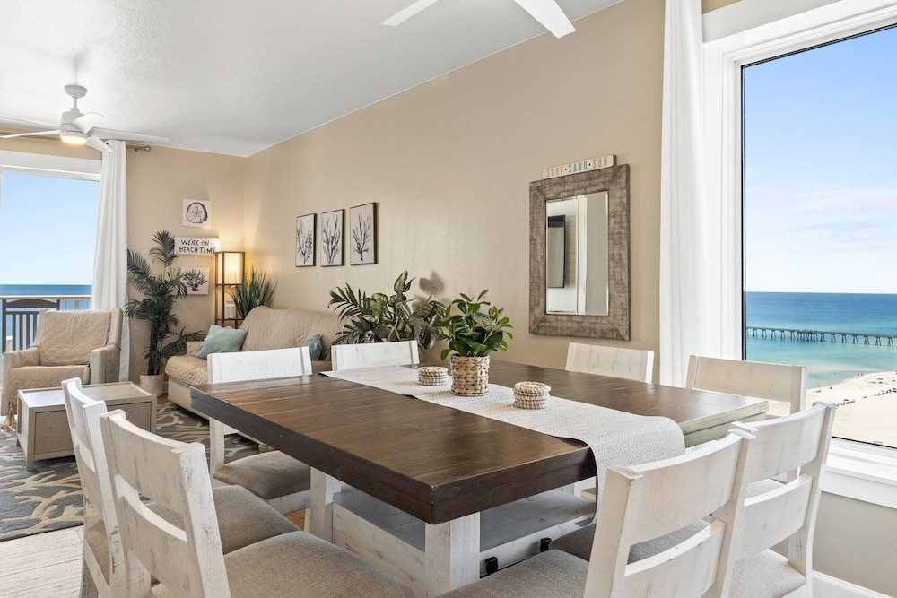 객실 내 식사 공간