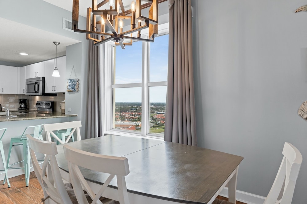 객실 내 식사 공간