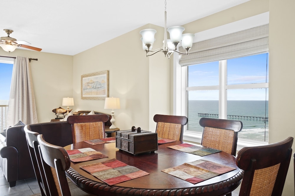 객실 내 식사 공간