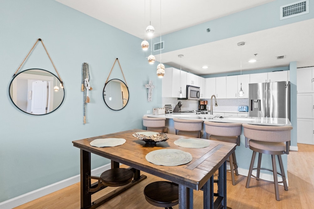 객실 내 식사 공간