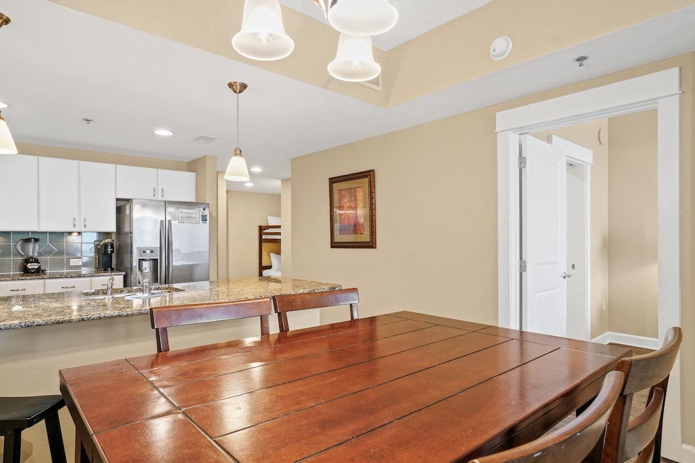 객실 내 식사 공간