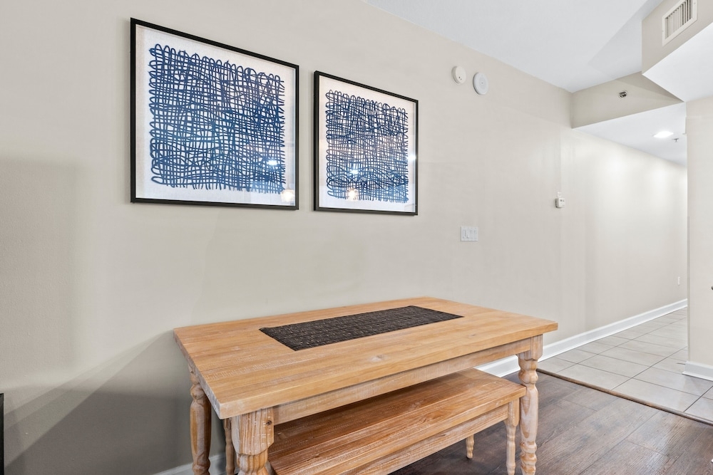 객실 내 식사 공간