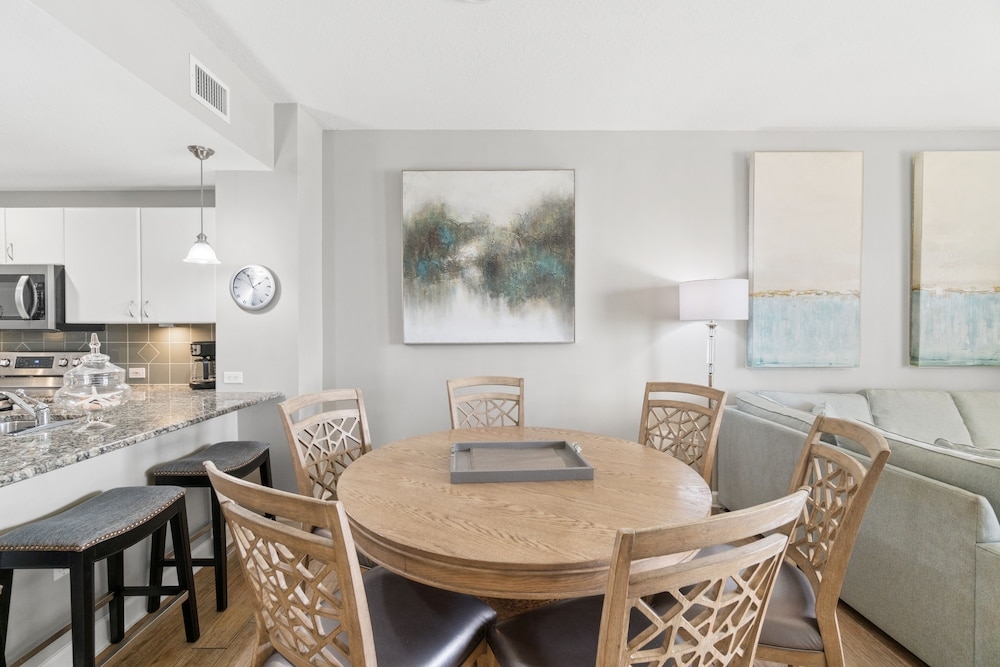 객실 내 식사 공간