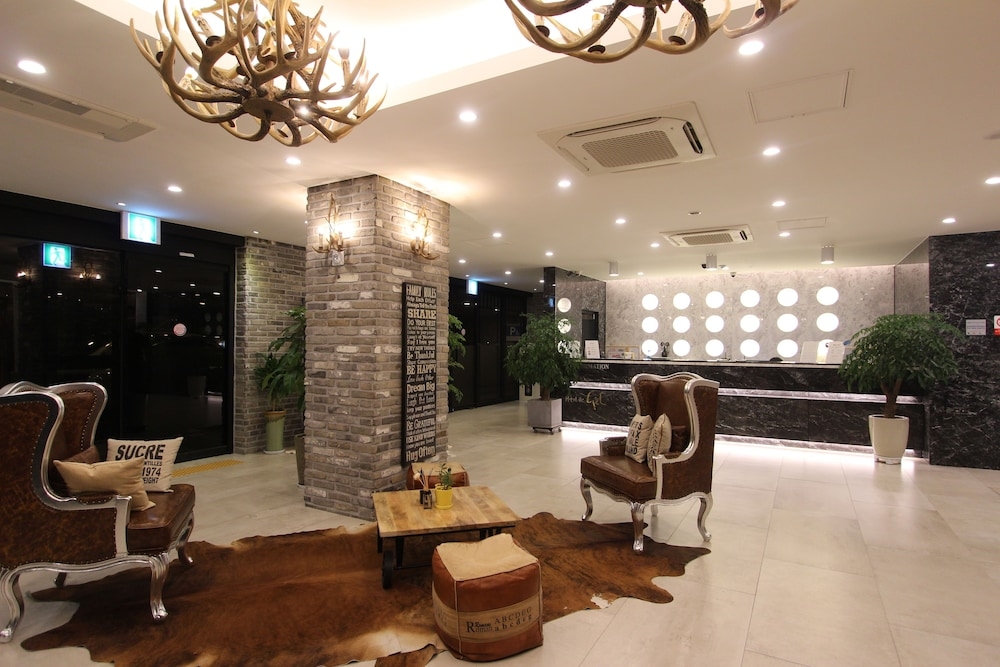 로비 좌석 공간