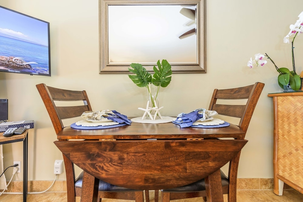 객실 내 식사 공간