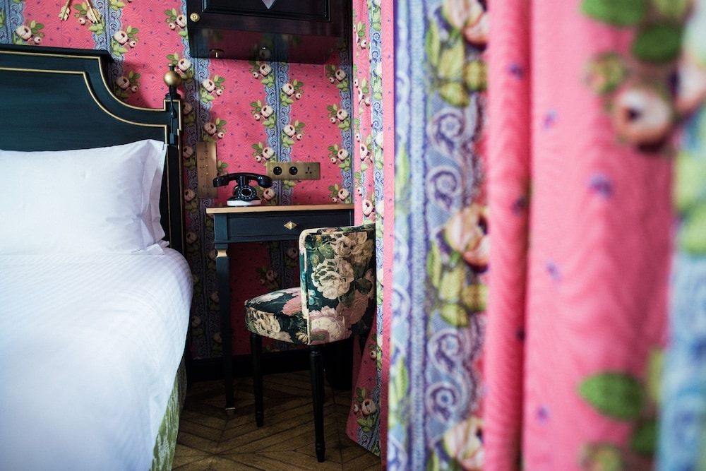 객실 내 비즈니스 센터