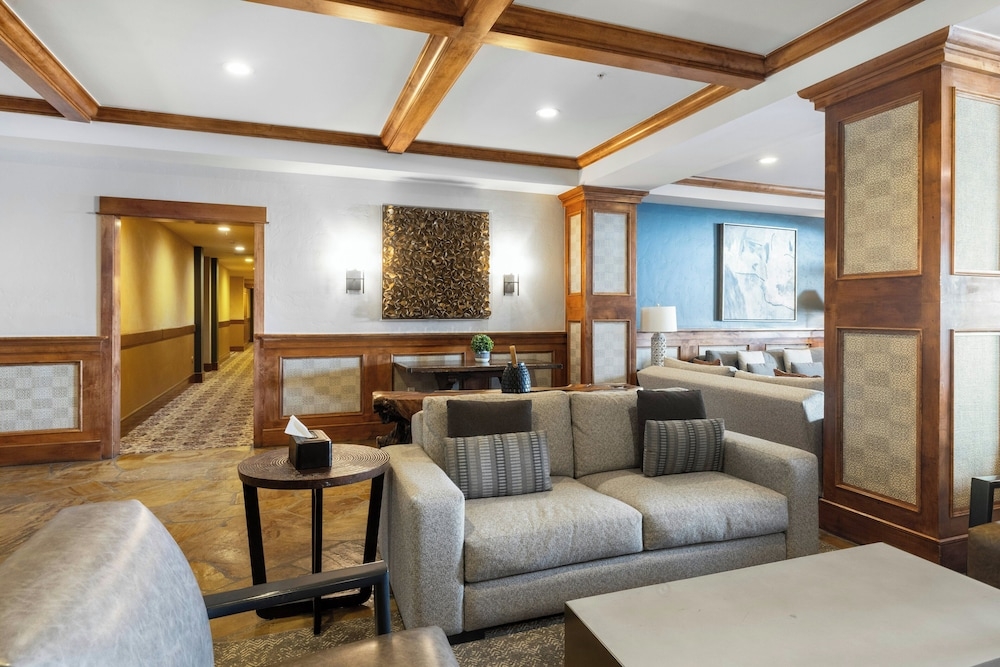 로비 좌석 공간