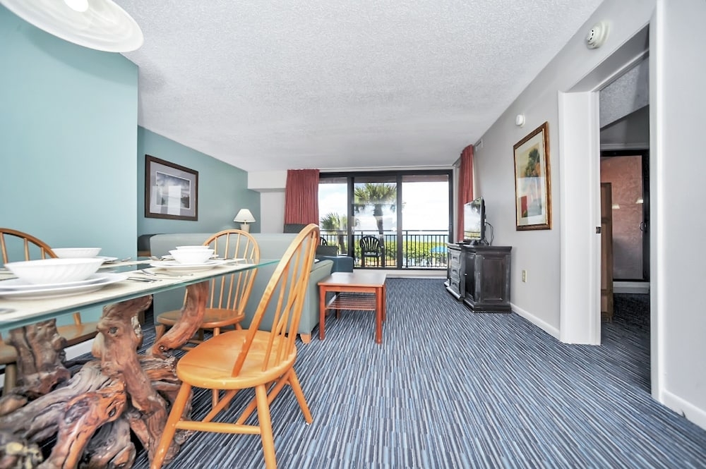 객실 내 식사 공간