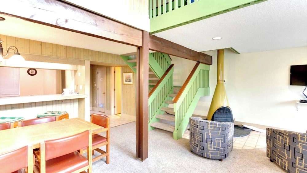 객실 내 식사 공간