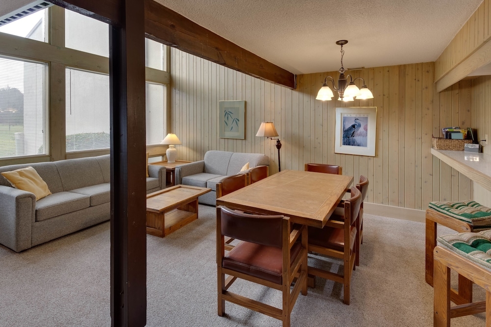 객실 내 식사 공간