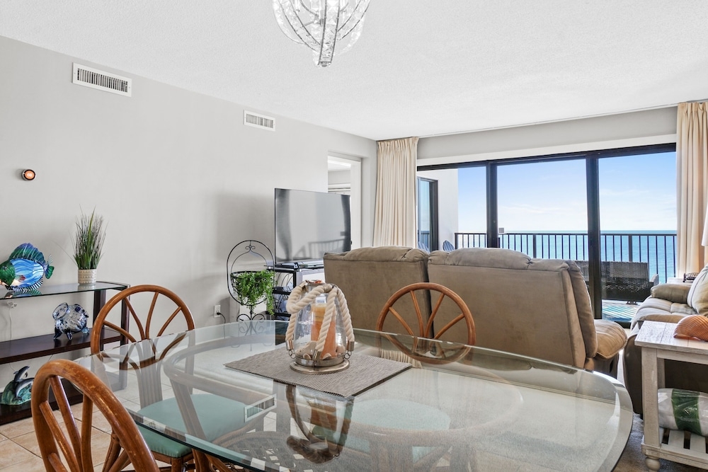 객실 내 식사 공간