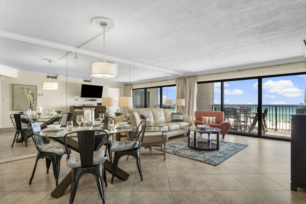 객실 내 식사 공간