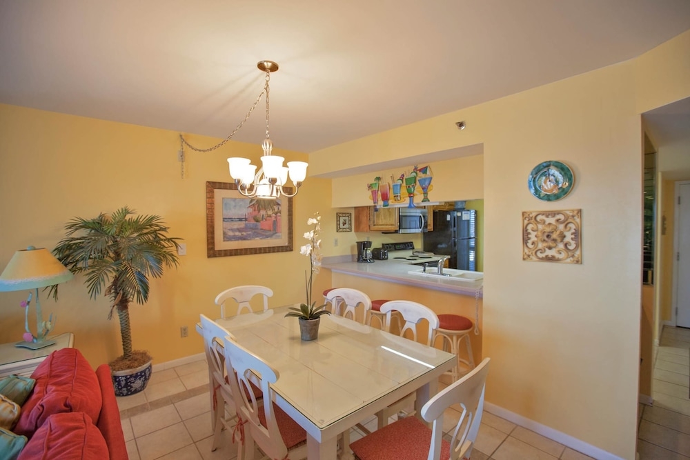 객실 내 식사 공간