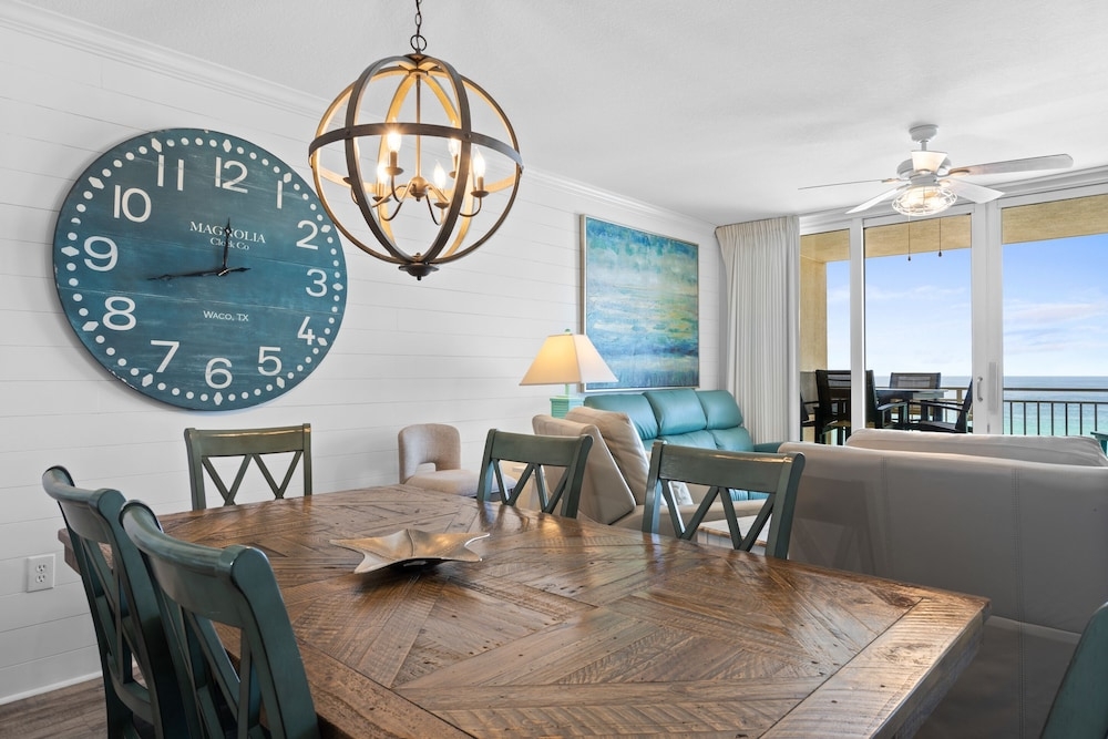 객실 내 식사 공간