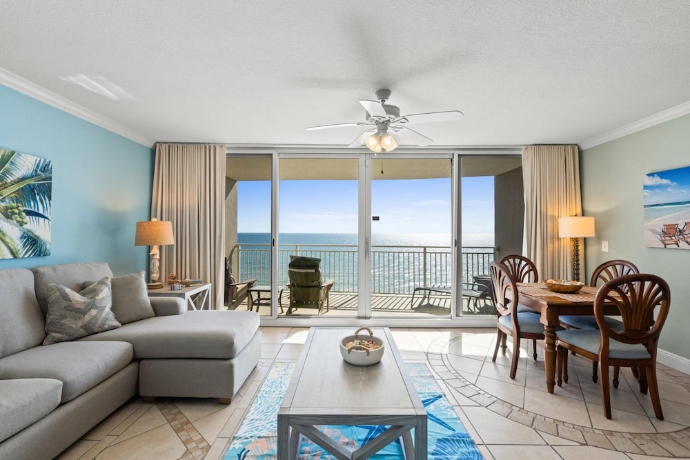 객실 내 식사 공간