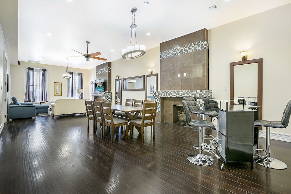 객실 내 식사 공간