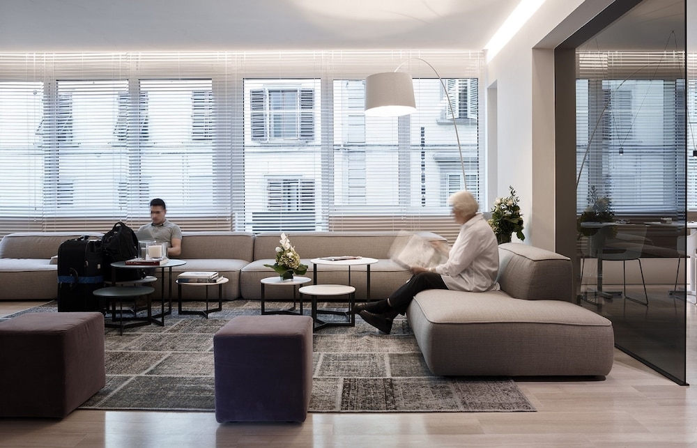 로비 좌석 공간