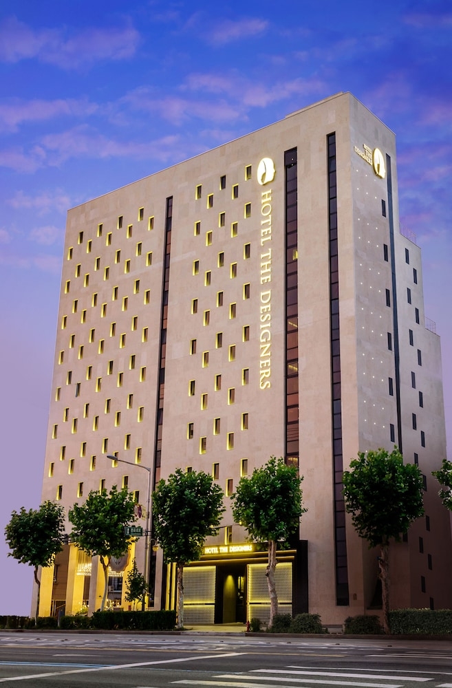 숙박 시설 입구