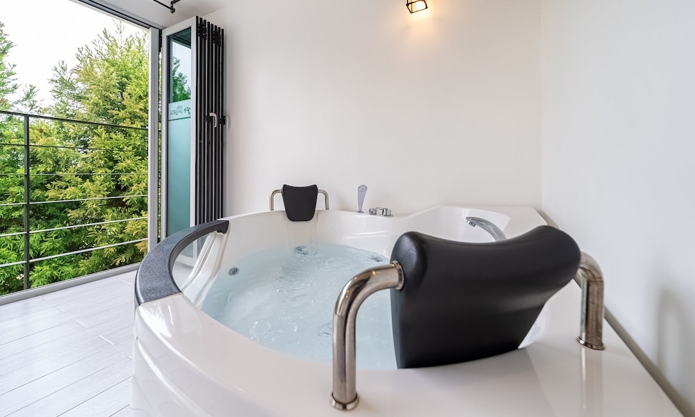 전용 스파 욕조