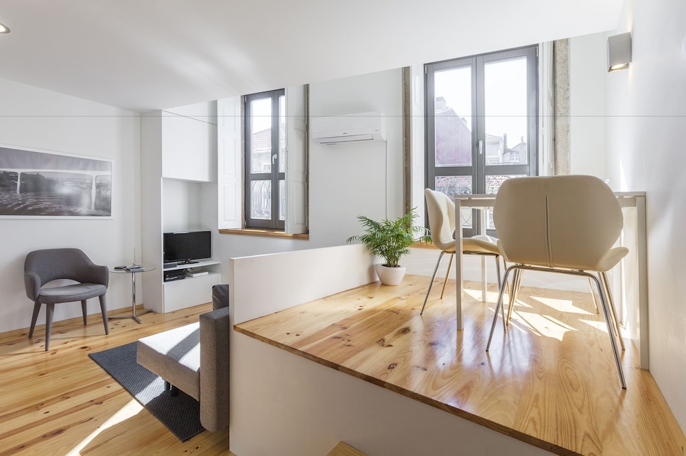 객실 내 식사 공간