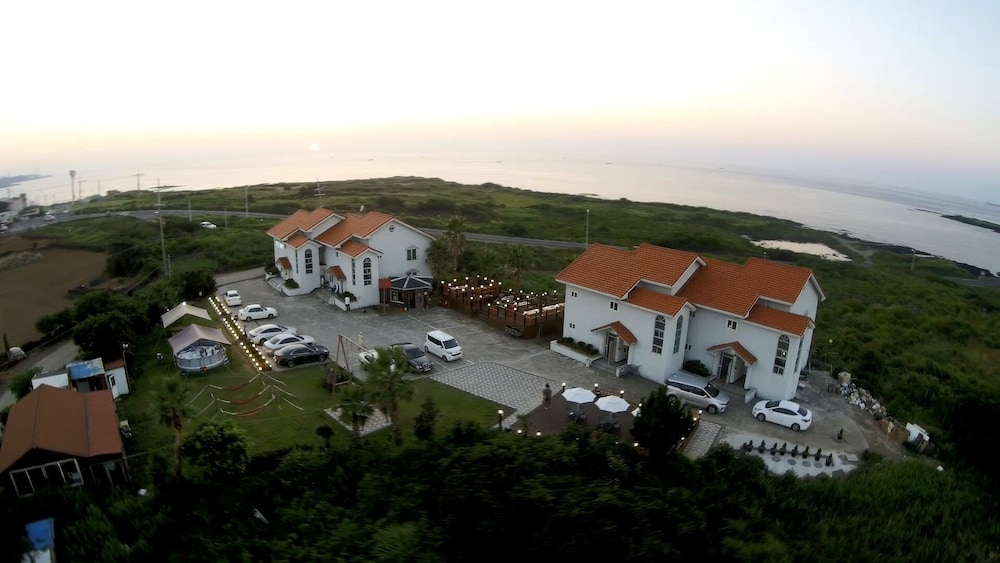 숙박 시설 정면