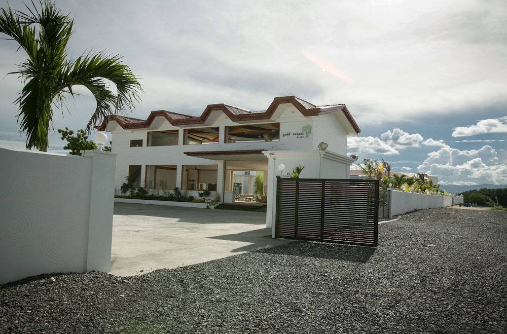 숙박 시설 입구