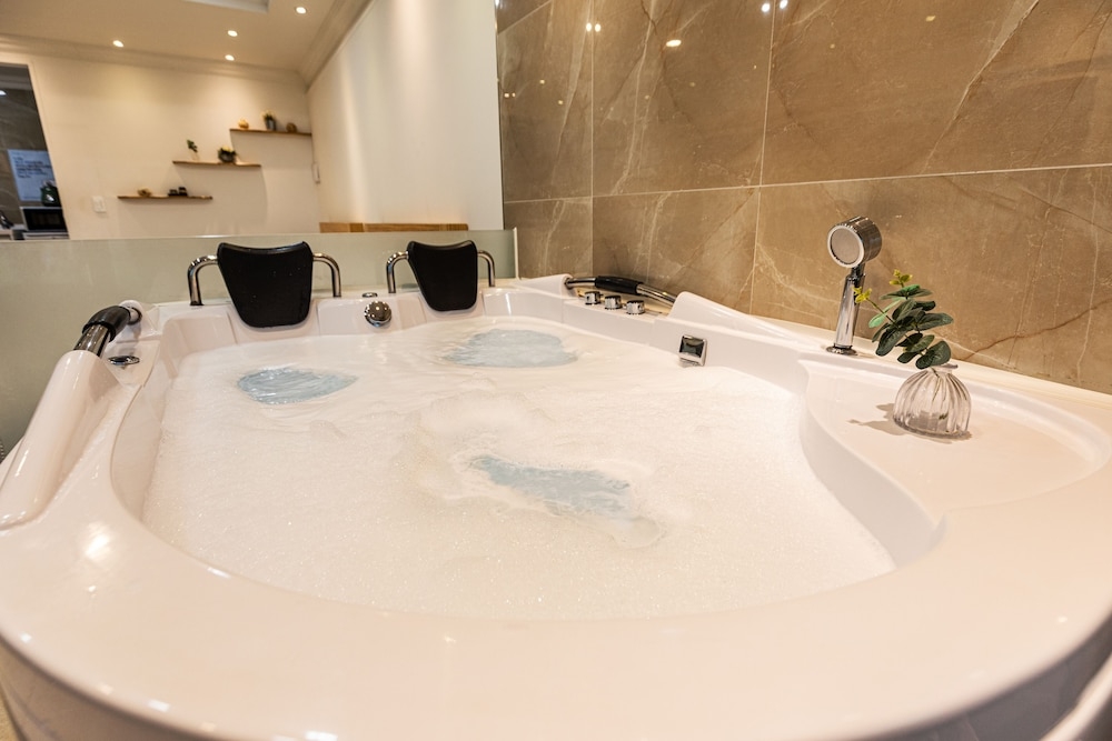 전용 스파 욕조