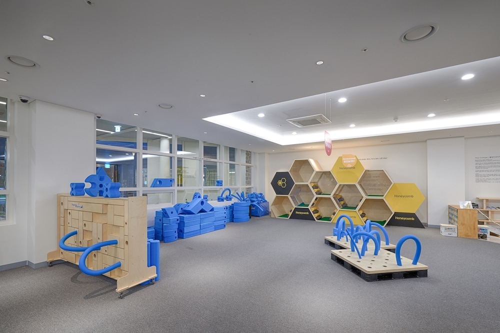 어린이 놀이 공간 - 실내