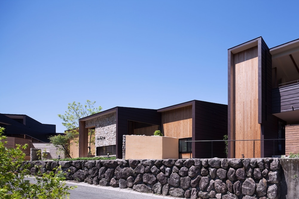 숙박 시설 정면