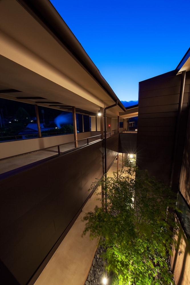 숙박 시설 구내