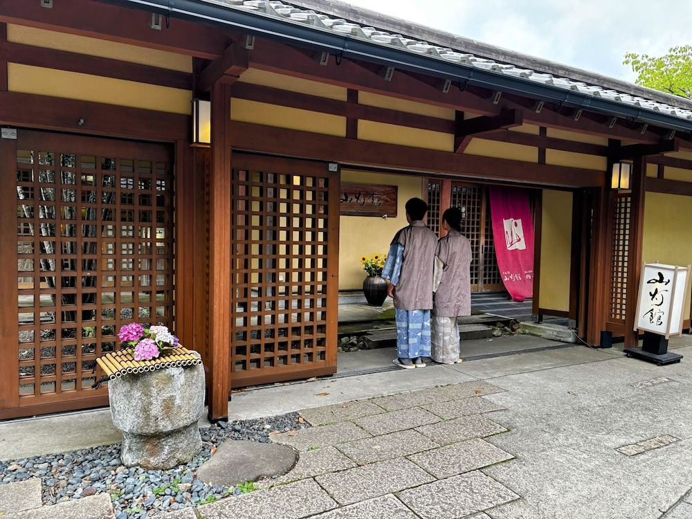 숙박 시설 정면