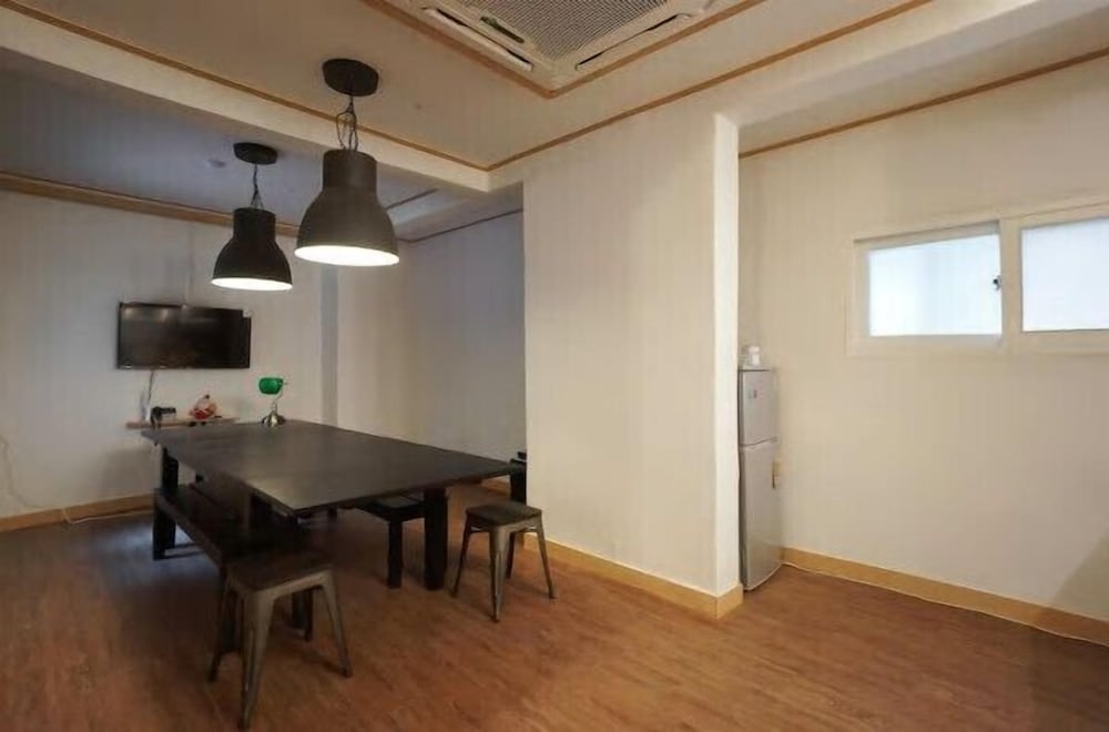 객실 내 식사 공간