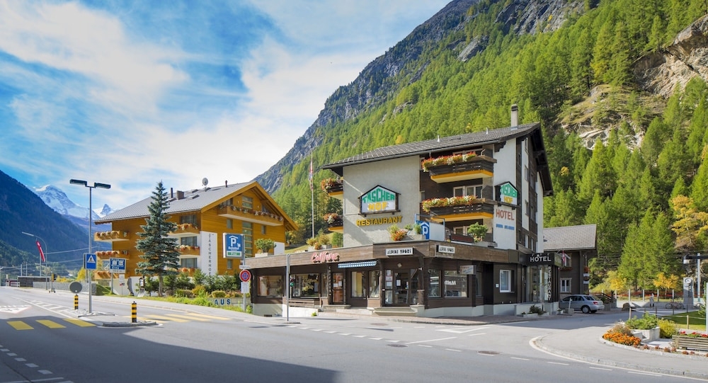 숙박 시설 정면