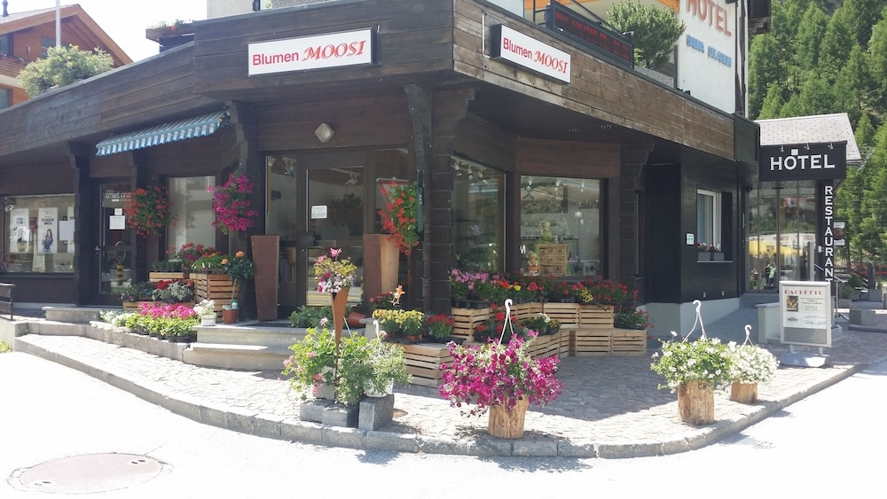 숙박 시설 입구