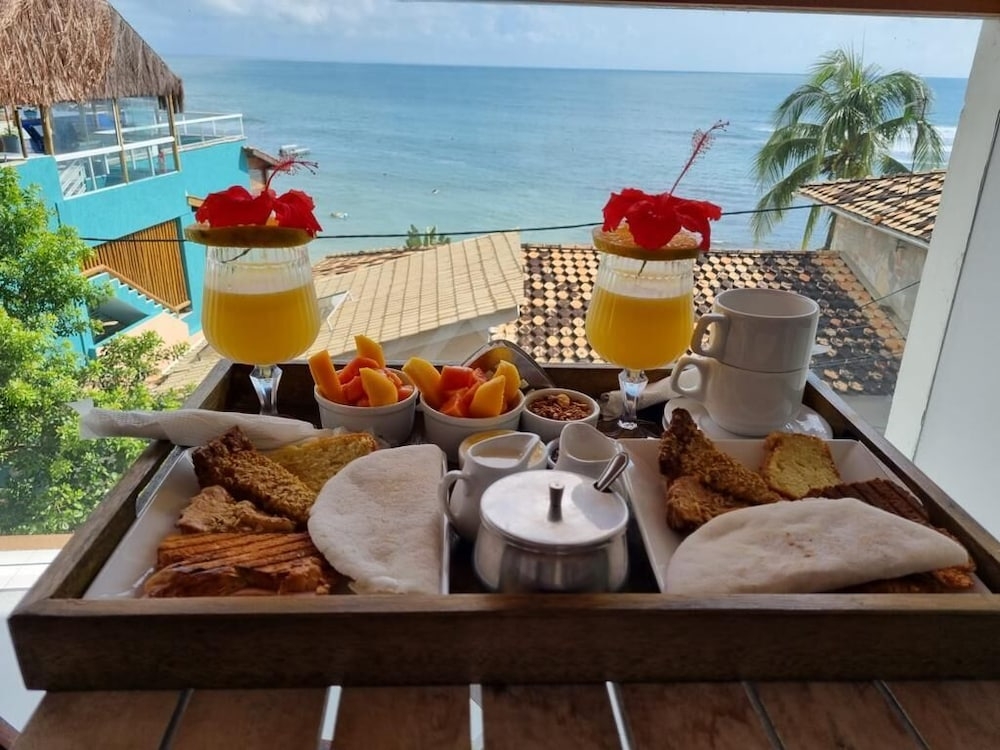 객실 내 식사 공간