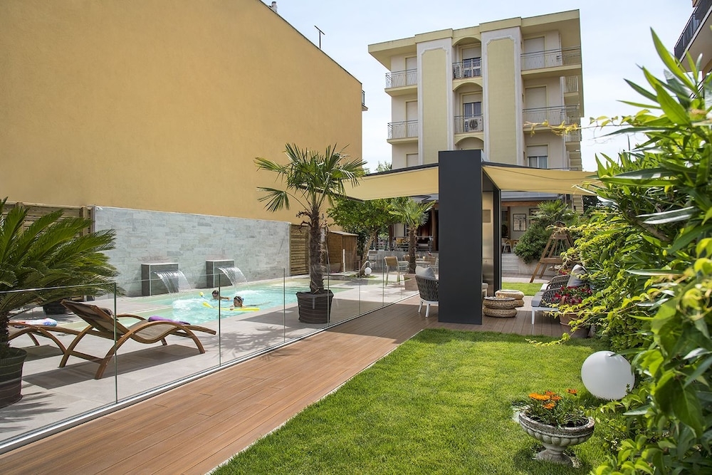 숙박 시설 정면