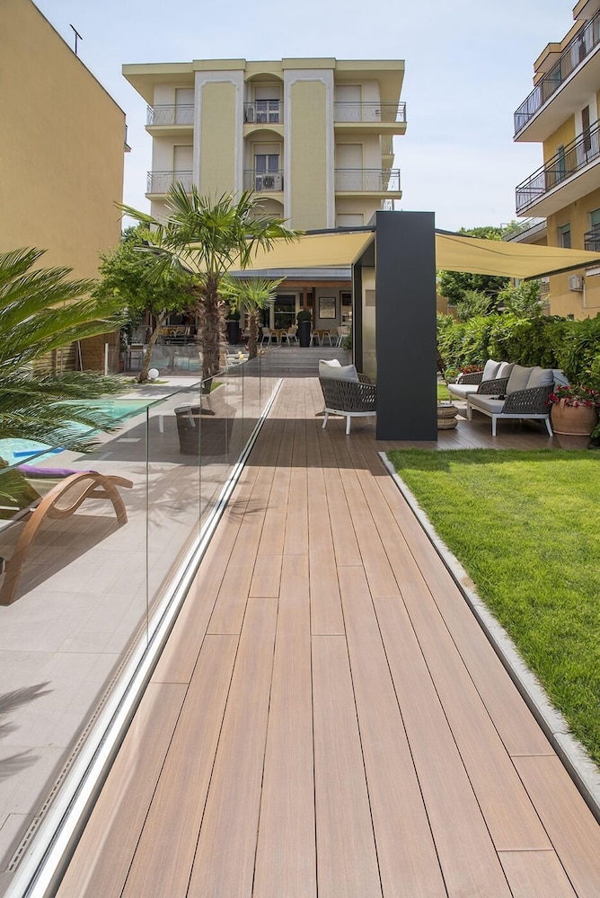 숙박 시설 입구