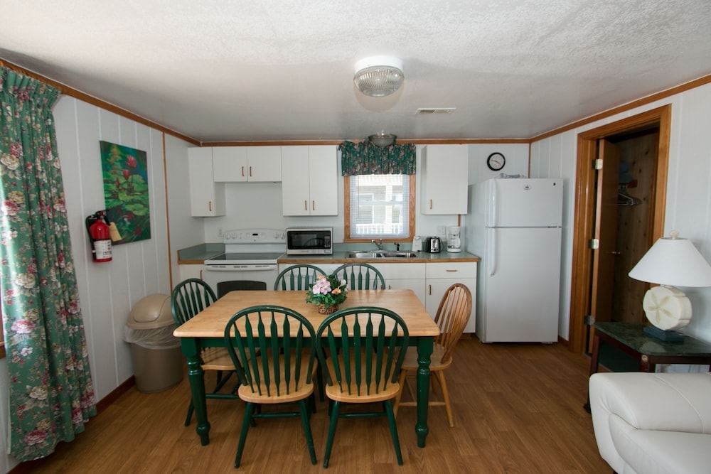 객실 내 식사 공간