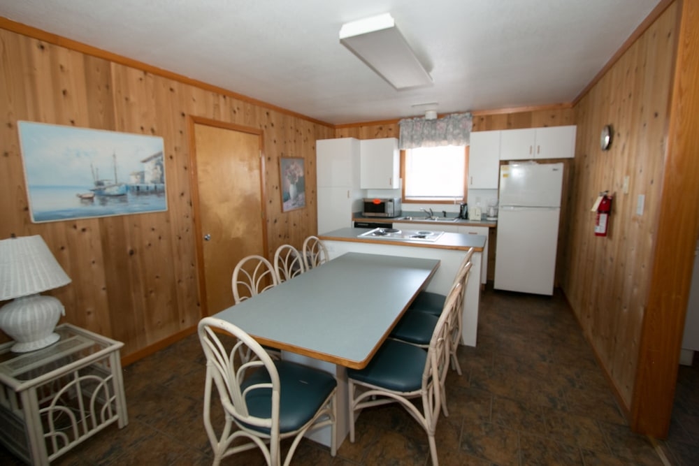 객실 내 식사 공간