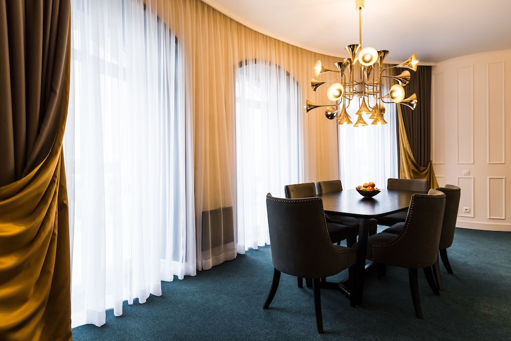 객실 내 식사 공간