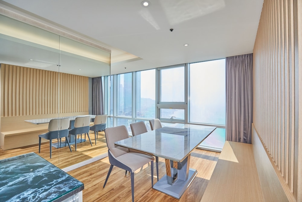 객실 내 식사 공간