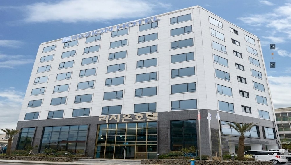 숙박 시설 정면