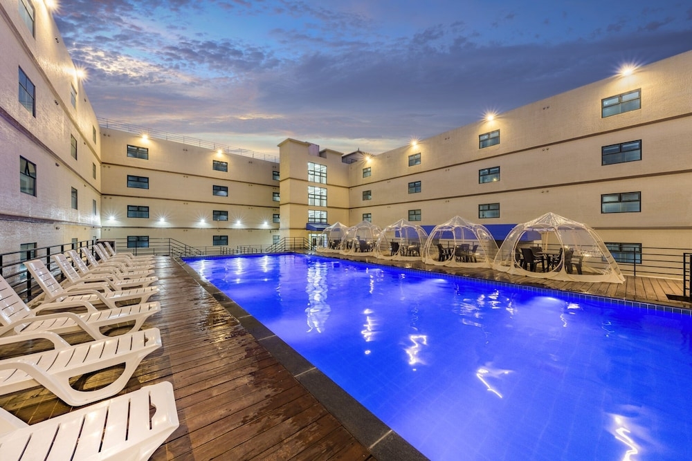 실내/야외 수영장