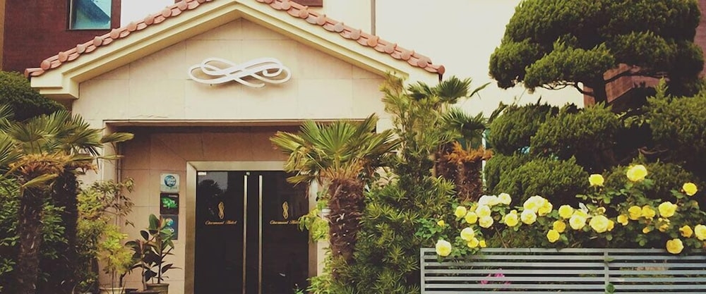 숙박 시설 정면