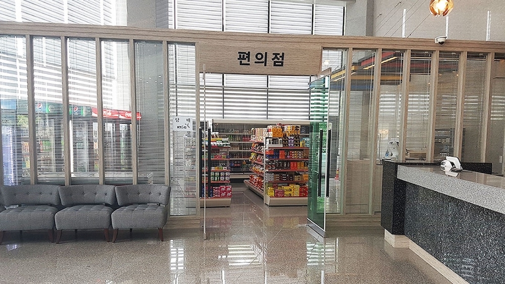 로비 좌석 공간