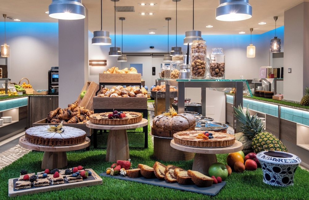 뷔페 아침 식사