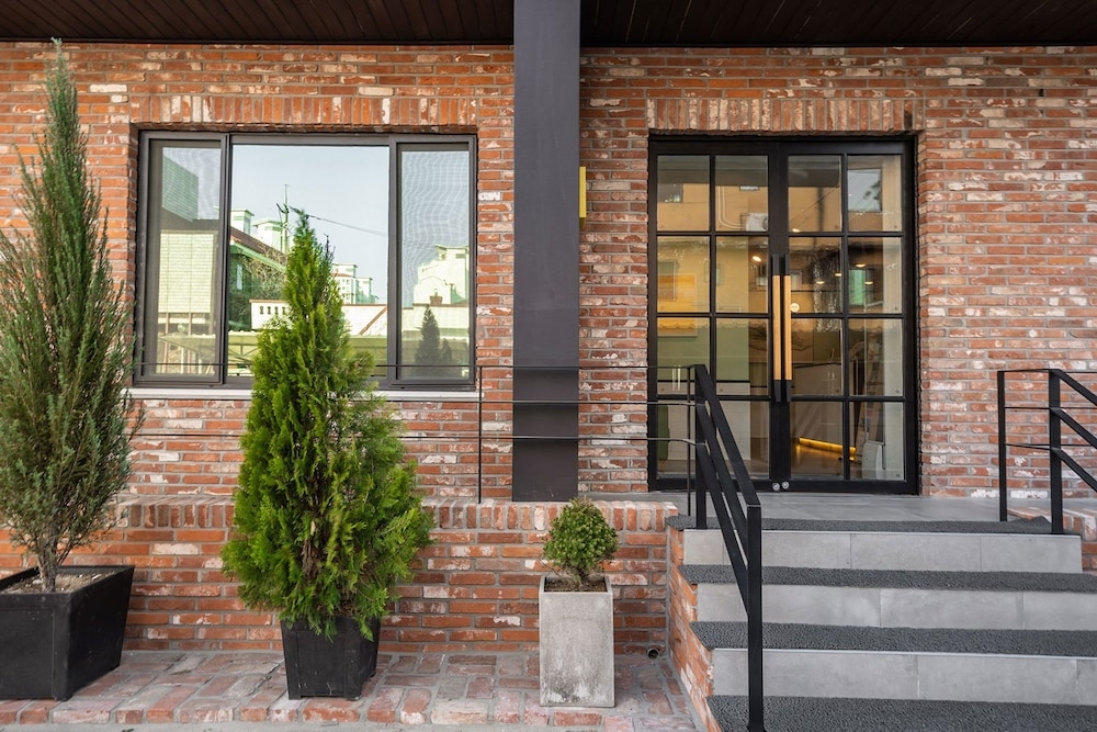 숙박 시설 입구