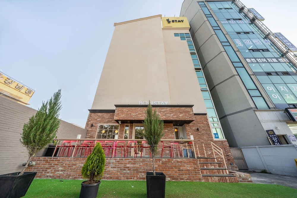 숙박 시설 정면