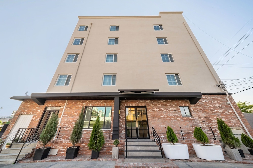 숙박 시설 정면